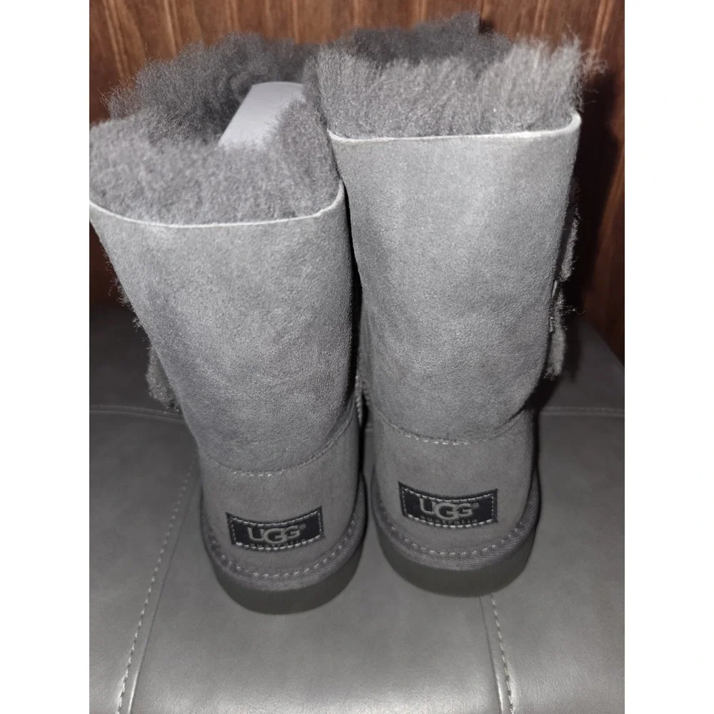 Ugg Australia Bailey Button Classic Short Grey Gray Women's sheepskin Boots 4